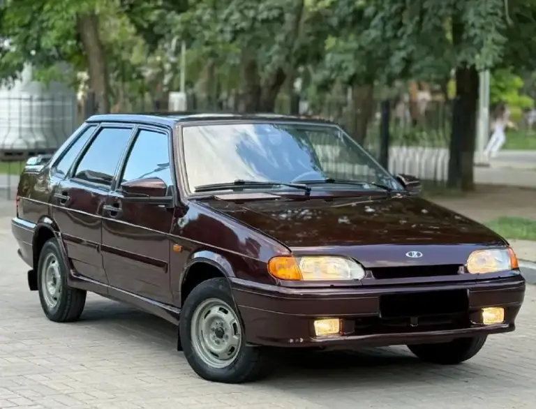 Продам ваз 2115 1.6 надежный автомобиль 2011г. Выпуска в отличном состоянии! 1 владелец, без дтп!
Пробег родной 65.000km!
Идеальное состояние кузова, ржавчины нет совсем, пороги целые, не гнилые. По технической части нареканий нет, мотор работает плавно и ровно, коробка тоже работает мягко.
Подвеска в хорошем состоянии, не стучит, не гремит. Комплектация luxe. Подогрев сидений, 2 эл. Стеклоподъемника, подогрев зеркал, электрорегулеровка зеркал, диски r13 зима/лето, хорошая музыка, комплект ключей, сервисный книжки. Полный бак бензина в подарок остальные вопросы по телефону +79494958326 цена 350тыс₽ торг
+79494958326
+79525861551 - фотография - 2