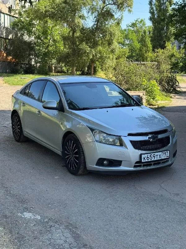 Продается chevrolet cruze 2012 год 1.6 мкпп
Атмосферник
Цена: 660.000 руб + разумный торг реальному покупателю + полный бак бензина в подарок 🎁
Chevrolet круз
- Пробег 186.000 км
- 2 Комплекта резины
- Все стекла родные
- Мотор работает отлично никаких нареканий нету не дымит, не троит, работает ровно, масло не ест !
- Из последнего заменено комплект грм, масло фильтры, свечи, тормозные колодки с дисками,2 передних сайлентблока, гофра, датчик распредвала
- Состояние сел и поехал куда угодно никаких вложений не требует
- Коробка также на отлично все передачи включаются идеально
- Ходовая отрабатывает отлично не стучит не гремит
- По электрике работает каждая лампочка и кнопочка никаких ошибок нету
- Салон в идеальном состояние чистый и ухоженный только после химчистки
- Комплектация эл. Стеклоподъемники, эл. Регулировка зеркал, мульти руль подогрев сидений, подогрев заднего стекла, гур, кондиционер, air bag, abs, aux
- Осмотр макеевка центр
- Тел +7 (949) 097-61-76
- Це
📞 Звоните: +7(949)0976176 - фотография - 1