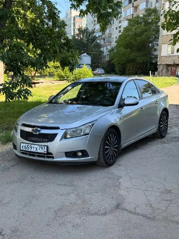 Продается chevrolet cruze 2012 год 1.6 мкпп
Атмосферник
Цена: 660.000 руб + разумный торг реальному покупателю + полный бак бензина в подарок 🎁
Chevrolet круз
- Пробег 186.000 км
- 2 Комплекта резины
- Все стекла родные
- Мотор работает отлично никаких нареканий нету не дымит, не троит, работает ровно, масло не ест !
- Из последнего заменено комплект грм, масло фильтры, свечи, тормозные колодки с дисками,2 передних сайлентблока, гофра, датчик распредвала
- Состояние сел и поехал куда угодно никаких вложений не требует
- Коробка также на отлично все передачи включаются идеально
- Ходовая отрабатывает отлично не стучит не гремит
- По электрике работает каждая лампочка и кнопочка никаких ошибок нету
- Салон в идеальном состояние чистый и ухоженный только после химчистки
- Комплектация эл. Стеклоподъемники, эл. Регулировка зеркал, мульти руль подогрев сидений, подогрев заднего стекла, гур, кондиционер, air bag, abs, aux
- Осмотр макеевка центр
- Тел +7 (949) 097-61-76
- Це
📞 Звоните: +7(949)0976176 - фотография - 3