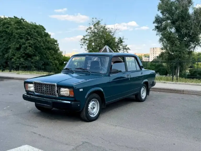 Ваз 2107
2000 Год машина в достойном состоянии без гнили и ржавчин
Авто на газу !
Никаких вложений не требует сел и поехал
Ходовка перебрана по мотору и коробке вопросов тоже никаких
Кто ищет живую семерку звоните
+79497546213
Цена 340.000 торг обмен - фотография - 1