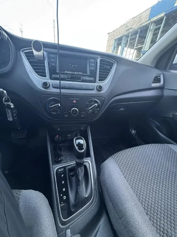 Продаю hyundai solaris 2019 года. Пробег 107 000 тыс. Км. Семейный автомобиль. Масло меняется каждые 8 тысяч км. На 105 тысячах заменено масло в коробке и двигателе. Двигатель шепчет, акпп работает плавно без рывков. За авто не стыдно. Цена 1 339 000, торг уместен. Авто в мариуполе днр. Телефон для связи +79497298688
📲 Tg: валик 10004
📞 Звоните: +7(949)7298688 - фотография - 3