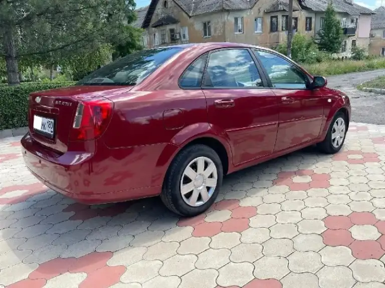 Chevrolet lachetti 1.6 собственник, машина в прекрасном состоянии. Недавно прошла то, масла, фильтра, грм. Всё работает исправно 👌🏻машина в максимальной комплектации. Кондиционер, абс, электро-зеркала.
4 Электро-стеклоподъемника.
Геометрия вся родная, не крутился не один болтик) по салону прекрасная, салон чистый и аккуратный, без пятен и повреждений. Каждые 6-7 замена масла и фильтра.
Имеются 2 ключа, есть сервисная книга, за всё время моего владения всё записано.
Ещё могу отдать газ пропан евро 4, очень удобно) в общем: кому нужна надежная машина, приезжайте смотрите. Ну а если вам нужна новая за ней в автосалон !посмотреть можно: г. Макеевка
Цена: 495.000р
+79493161086 Звоните, так же на этом номере макс, так как мобильная связь бывает не очень!
+79496585210 - фотография - 5