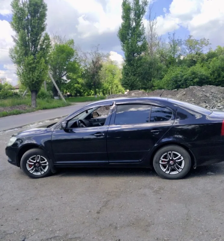 Продам живую octavia a5 в рестайлинге
На автомате aisin
1.6 L / 102 л. С.
🔥700 Тыс. Руб, срочно
20 Л бензина в подарок
2010 Г. В.
Abs, asr, esp, airbags, кондиционер, электро зеркала и стеклоподьемники, регулировка руля по высоте и вылету, аудиосистема, цз.
Резина зима, лето на титанах
На уверенном ходу, без ржавчины.
Двигатель не троит, не дымит.
Новый грм, ролик, помпа.
Коробка не пинается, не вибрирует.
👌Диагностическая карта на руках
Вопросы только по телефону
Обмен не интересует
+79493048206
📲 Tg: v
📞 Звоните: +7(949)3048206 - фотография - 4