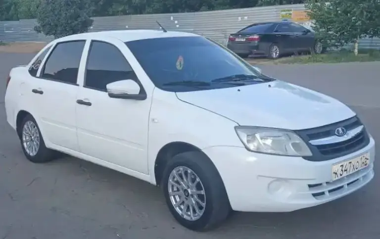 Продам lada granta,
2014Г. В
Авто с зеленой автотекой!
Комплектация с кондиционером,
(Abs) электра усилитель руля, подогрев сидений,
Подушки безопасности!
Эл. Стеклоподъемники,
Хорошая музыка.
Автомобиль хозяйский в такси никогда не был!
Всего 2 владельца!
Установлено газовое оборудование 4-го поколения
(Балон под запаску)
Автомобиль в отличном состоянии!
Абсолютно не требуется никаких вложений!
Кузов в хорошем состоянии!
Без гнили и ржавчины!
В дтп не участвовал!
Все герметики и швы родные!
Остекление заводское!
Двигатель 1.6 8v (87л. С)
Работает ровно без посторонних шумов!
Масло не берет!
Коробка передач и ходовая также в норме,
Недавно заменил:
Свечи,
Брони провода,
Все фильтра,
Топливный насос,
Подшипники,
Задние колодки,
Тормозные цилиндры,
Новый радиатор охлаждения,
Также новый вентилятор,
Также обслужил
Кондиционер дует отлично!
Хорошая летняя резина на титановых дисках!
Документы в порядке!
Остальное вопросы по телефону!
Цена 420.000т/р торг
Тел: +7 (949) 006-40-17,
Также имеется макс на этом номере - фотография - 2
