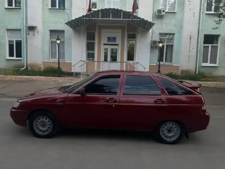 Продам ваз 2112. Год 2007
Документы зеркально чистые тех осмотр пройден авто готов к переоформлению автомобиль в идеальном состоянии вложений не каких не требует.
Пробег 159 тысяч
Двигатель часики 16 клапана 🚀 работает без лишних звуков
Коробка включается как положено без хрустов и вылетов
Ходовая часть новая !
По кузову без рыжиков и жучков от слова совсем !
Стаканы лонжероны целые в заводских герметиках дно пороги целые !
Авто в дтп не участвовал !
По электрике всё светится работает автомобиль гаражного хранение !
Салон чистый опрятный
Резина зима новая с штампами ! За автомобилем очень хороший уход ! Всё во время менялось и делалось !
Продаю в связи с выездом !

Цена авто 310 торг реальному по покупателю строго у капота по телефону не торгуюсь
Видео скину по запросу
Связь со мной +79490304175 - фотография - 5