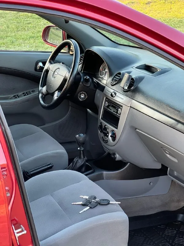 ‼️Цена 400.000‼️
Возможен обмен
Chevrolet lacetti
Пробег: 185.000
Год: 2008
: 1.4 Бензин
Коробка: механика
Привод:передний
Автомобиль в достойном состоянии как по кузову, так и по технике. Масло не расходует, не дымит, не троит. Коробка все передачи включаются плавно, не выбивают. Арки, днище, пороги, стаканы целые. По электрике ошибок нет, всё функционирует. Хорошая комплектация у автомобиля, 3 ключа, все стёкла родные, включая лобовое. Кондиционер, электропривод зеркал, гур, центральный замок, четыре стеклоподъёмника, мультируль. Штатная простая музыка играет неплохо. Пробег родной, автотека зелёная. Авто без дтп. Любой вид переоформления без проблем, документы чистые.
Цена: 400.000 торг у капота, возможен обмен
Тел: +79790040080
Тг: +79495130731
.
📞 Звоните: +7(949)5130731 - фотография - 10