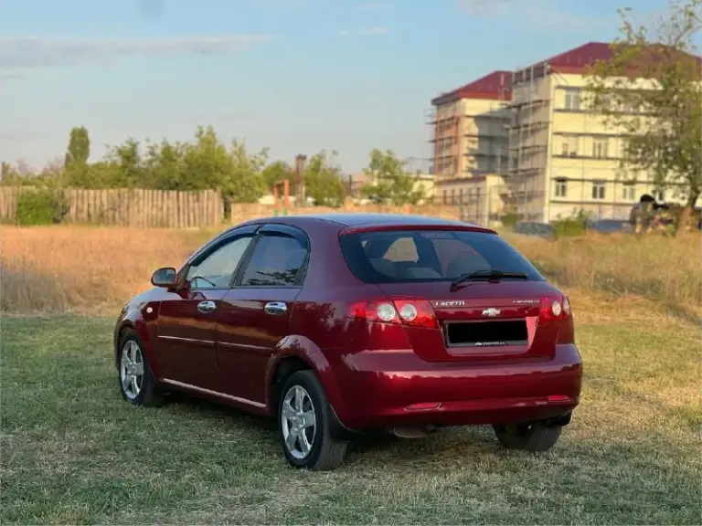 ‼️Цена 400.000‼️
Возможен обмен
Chevrolet lacetti
Пробег: 185.000
Год: 2008
: 1.4 Бензин
Коробка: механика
Привод:передний
Автомобиль в достойном состоянии как по кузову, так и по технике. Масло не расходует, не дымит, не троит. Коробка все передачи включаются плавно, не выбивают. Арки, днище, пороги, стаканы целые. По электрике ошибок нет, всё функционирует. Хорошая комплектация у автомобиля, 3 ключа, все стёкла родные, включая лобовое. Кондиционер, электропривод зеркал, гур, центральный замок, четыре стеклоподъёмника, мультируль. Штатная простая музыка играет неплохо. Пробег родной, автотека зелёная. Авто без дтп. Любой вид переоформления без проблем, документы чистые.
Цена: 400.000 торг у капота, возможен обмен
Тел: +79790040080
Тг: +79495130731
.
📞 Звоните: +7(949)5130731 - фотография - 5