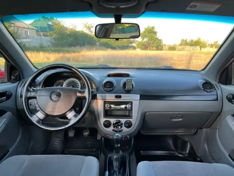 ‼️Цена 400.000‼️
Возможен обмен
Chevrolet lacetti
Пробег: 185.000
Год: 2008
: 1.4 Бензин
Коробка: механика
Привод:передний
Автомобиль в достойном состоянии как по кузову, так и по технике. Масло не расходует, не дымит, не троит. Коробка все передачи включаются плавно, не выбивают. Арки, днище, пороги, стаканы целые. По электрике ошибок нет, всё функционирует. Хорошая комплектация у автомобиля, 3 ключа, все стёкла родные, включая лобовое. Кондиционер, электропривод зеркал, гур, центральный замок, четыре стеклоподъёмника, мультируль. Штатная простая музыка играет неплохо. Пробег родной, автотека зелёная. Авто без дтп. Любой вид переоформления без проблем, документы чистые.
Цена: 400.000 торг у капота, возможен обмен
Тел: +79790040080
Тг: +79495130731
.
📞 Звоните: +7(949)5130731 - фотография - 9