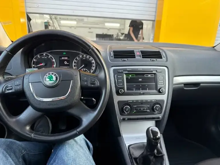 Продам skoda octavia a5 рестайлинг 2012 года выпуска
Я хозяин машина во владение 2 года
Пробег 128.000
Ходовая часть обслужена
1.4 Турбо 122 лс
Коробка передач механика 6ст
Цена 850.000
+79494245750
📲 Tg: @razor83
📞 Звоните: +7(949)4245750 - фотография - 3