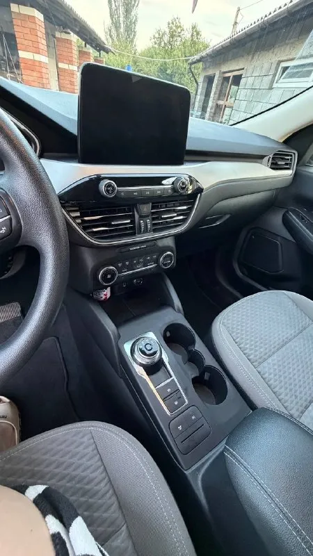 Продажа донецк
🏮 Ford escape 2020 1.5 at пробег 47 193 км.
Продам свой автомобиль, куплен в декабре 2024.
Awd s — полный привод (4wd). Автомобиль в отличном состоянии в отличной комплектации:
Бесключевой допуск, домофон, система старт-стоп, удержание в полосе, датчики слепых зон, датчики дождя и света, камера заднего вида, электро привод переднего сидения, подогрев передних сидений.
Коробка передач — автоматическая, 8 передач.
Тип двигателя — бензиновый.
Хорошая динамика в городе и на трассе;
Просторный салон и багажник;
Сбалансированная подвеска.
Один собственник. Хорошее состояние. Отличный выбор для тех, кто ищет надежный и экономичный автомобиль. Торг только при осмотре
Цена 1 900000
Телефон ☎️ +79493105529
📲 Tg: @sergeevna_m
📞 Звоните: +7(949)3105529 - фотография - 7