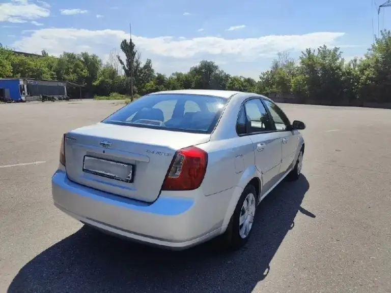 Продаю chevrolet лачетти ( chevrolet lacetti) 2008г
Пробег 150тыс
Один собственник за всю историю эксплуатации.
Состояние автомобиля отличное, нет ни одного рыжика и гнили, пороги днище в идеальном состоянии.
Технически полностью обслужен, двигатель как часы, поменян ремень грм, коробка без нареканий, ходовая полностью обслуженна.
Комплектация: 4 стеклоподъемника, климат контроль, электрозеркала
Птс оригинал, юридически чист, любой вид переоформления.
Цена 630 000 руб, торг при осмотре. Макеевка
+79493352911 Или +79493364358
.
📞 Звоните: +7(949)3352911 - фотография - 4