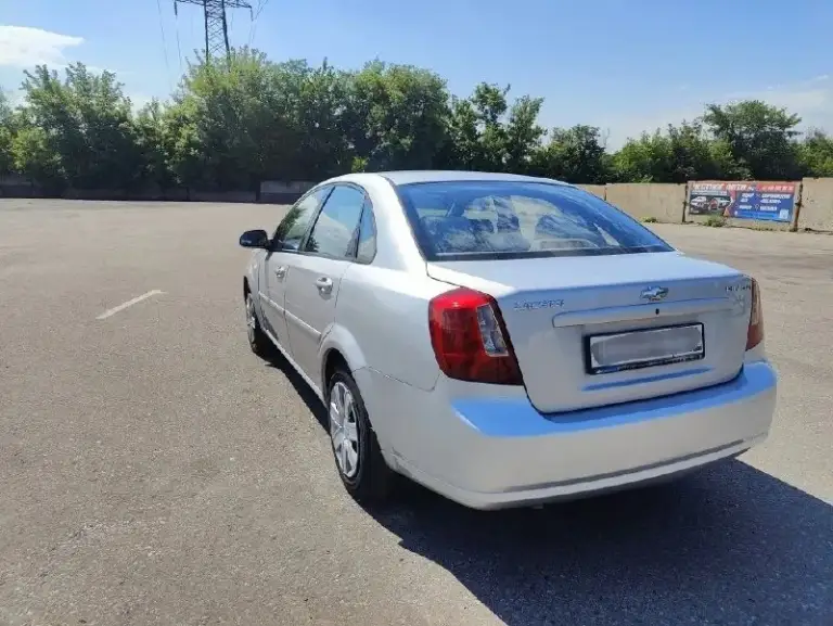 Продаю chevrolet лачетти ( chevrolet lacetti) 2008г
Пробег 150тыс
Один собственник за всю историю эксплуатации.
Состояние автомобиля отличное, нет ни одного рыжика и гнили, пороги днище в идеальном состоянии.
Технически полностью обслужен, двигатель как часы, поменян ремень грм, коробка без нареканий, ходовая полностью обслуженна.
Комплектация: 4 стеклоподъемника, климат контроль, электрозеркала
Птс оригинал, юридически чист, любой вид переоформления.
Цена 630 000 руб, торг при осмотре. Макеевка
+79493352911 Или +79493364358
.
📞 Звоните: +7(949)3352911 - фотография - 5