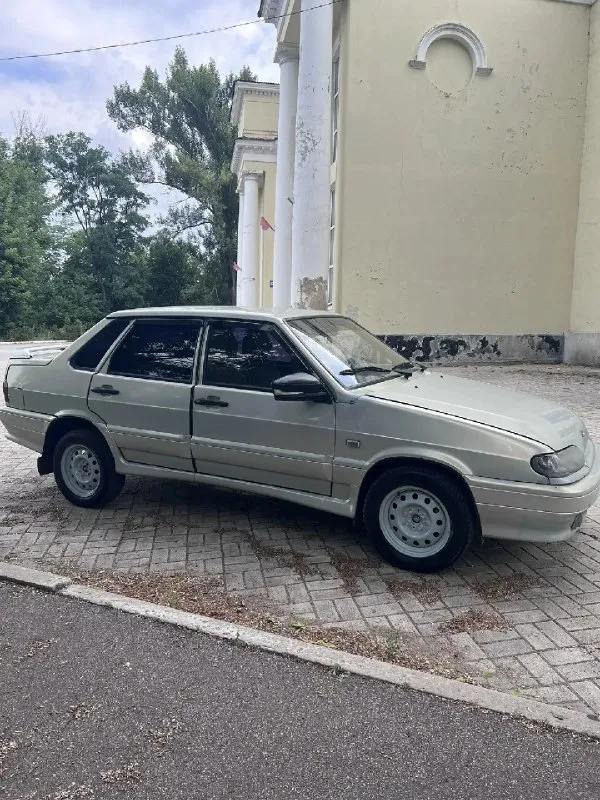 Продам ваз 2115, 2004 года.
Каждый день на ходу, сел и поехал. Двигатель 8-клапанный, не дымит, не троит, работает ровно. Мотор и коробка без нареканий. Установлены новые стойки и пружины. Дно, лонжероны и стаканы целые. Техосмотр пройден.
Я собственник, продажа только с переоформлением.
Перекупам просьба не беспокоить — за бесценок не отдам, поэтому не тратьте свое и мое время.
Стоит хорошая музыка с усилителем.
Осмотр — макеевка, 230000 руб.
Телефон: +7 (949) 076-36-15 - фотография - 3