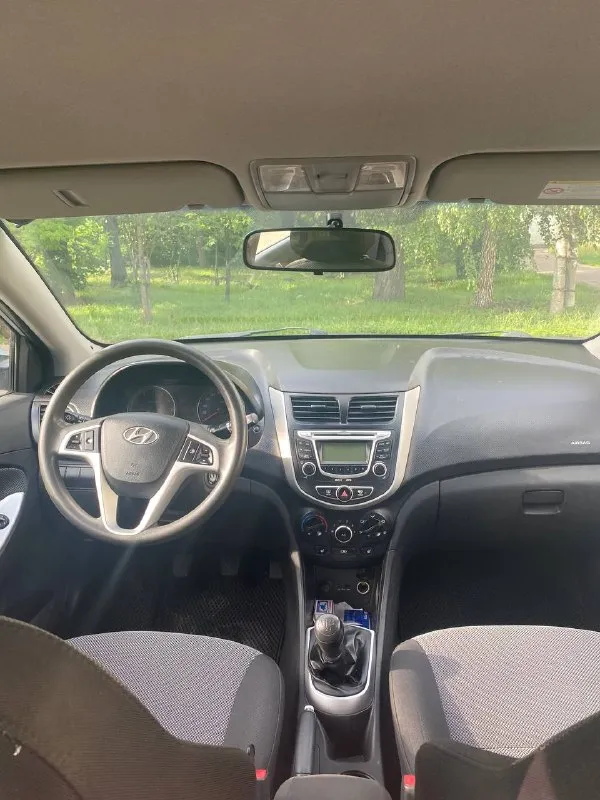 Продам hyundai solaris 2013 год
1.6 Механика. Пройден тех. Осмотр. Полностью зеленая автотека. Я являюсь хозяином. Авто в родном окрасе, в дтп не участвовала, все зазоры идеальны. Салон в отличном состоянии.
Не дымит, не коптит, двигатель работает как часики, масло не жрет. Масло лью синтетику 5w30 мобил. Родной пробег 145000 тыс, что подтверждается автотекой. Машина вся обслужена и вложений не требует, сел и поехал. Масла, фильтра, все расходники поменяны. 4 стеклоподъемника. Стекла по кругу родные, в ключая лобовое ! Кондиционер только заправлен и работает на 5. Два ключа, сигнализация старлайн. Новый аккумулятор. В такси, каршеринге никогда не была. Обмен не интересен.
Цена 920 000 торг.
+79493244313
Макеевка
📲 Tg: @kudryavcev0432
📞 Звоните: +7(949)3244313 - фотография - 9