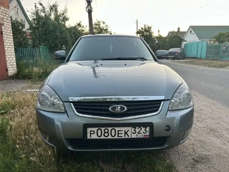 Продаю лада приора 1 2012 год, состояние отличное, имеется кондиционер, стар лайн, сигнализация, автозапуск, пробег 155.000,я 4 владелец собственник, за авто следил как пологается все расходники менял во время, отдаю с зимней резиной. За остальными вопросами звоните, пишите. Авто находится в бердянске. Цена 400к даниил 89933278525 - фотография - 2
