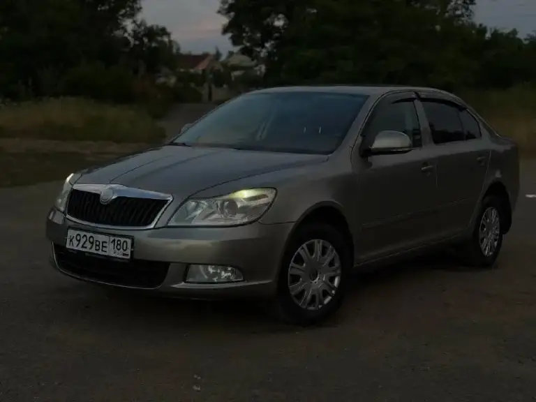 Продам skoda octavia a5 рестайлинг
2010 Год
Мотор 1.6 mpi, самый экономичный и простой в обслуживании.
Механика, пятиступенчатая, не доставляет проблем и хлопот, включается мягко, без хрустов и вылетов.

Сцепление недавно менялось, подвеска в отличном состоянии, не стучит, не гремит.

Документы чистые, любое оформление.

Кондиционер работает, холодит как нужно, подогрев передних сидений, датчики дождя и света, 4 стеклоподъемника, доводчики стекл, задние парктроники, сигнализация, хороший свет.

Осмотр макеевка

Цена 720.000
+79498391422 - фотография - 2