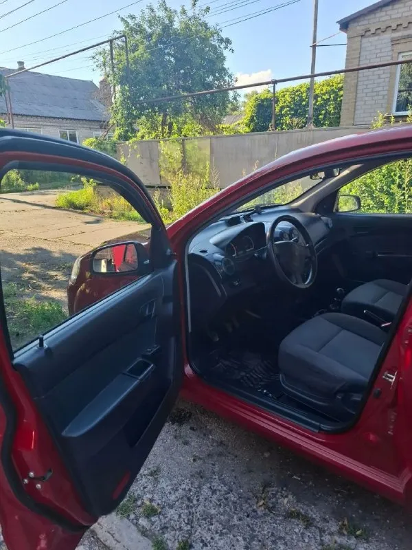 🚗 .
Продам хозяйский шевроле авео 2008 год 1.5 бензин. Газ механика побег 214.000 в хорошем состоянии. Один владелец, машина покупалась при украине. Газ евро 4 вписанный в тех. Паспорт. На машину деняг не жалели!!! Двигатель коробка ходовая всё в отличном состоянии по электрике работает абсолютно все. 2 ключа сервисные книжка. Комплект зимней резины, проехала один сезон. Остальная информация по телефону могу присутствовать в гаи при переоформлении цена 500.000 т. + 7 949 405-38-41.
Цена: 500000 ₽
📲 Tg: игорь
📞 🇷🇺 Звоните: +79494053841

Авторынок днр донецк - фотография - 5