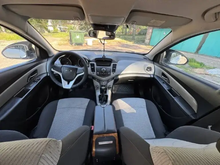 Продается chevrolet cruze 2011 год 1.6 мкпп
Атмосферник
Цена: 595.000 руб + разумный торг реальному покупателю + бак бензина в подарок
Шевроле круз
- Пробег 190.000 км
- Не такси и не каршеринг!
- Все стекла родные
- 2 Комплекта колес зима-лето
- Мотор и коробка в отличном состояние не дымит не троит, работает ровно масло не ест !
- Состояние сел и поехал куда угодно никаких вложений не требуется
- Из последнего заменено масло в двс, фильтра и свечи
- По кузову и днищу выглядит красиво без гнили и ржавчины авто эксплуатировалось ростов-краснодар
- По ходовой все отлично не стучит, не гремит
Едет мягко
- По салону чистый и ухоженный только после химчистки
- Комплектация 2 ст подьемника, эл рег зеркал, подогревы сидений, птф, abs, air bag, хорошая заводская музыка cd, aux
- Кондиционер холодит на 100%, ручник держит, лобовое без трещин
-Переоформление без проблем могу присутствовать в мрэо
-Документы кристально чистые без штрафов, запретов и. Т. Д
Осмотр макеевка центр
Тел +79490248188 - фотография - 9