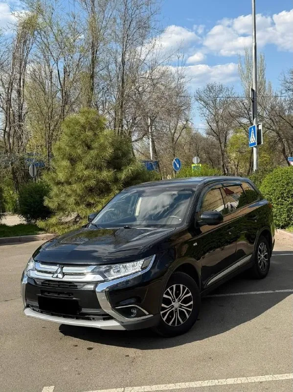 В продаже mitsubishi outlander 2017 года выпуска!
Автомобиль на бензиновом моторе объемом 2.0 литра, работает идеально без каких либо посторонних шумов, акпп в отличном состоянии без каких либо дефектов!
Автомобиль в красивом черном цвете на красивых дисках без внимания не остается, стоит дорогой андроид магнитофо.
Юридически абсолютно чистый автомобиль, возможна продажа в кредит также рассмотрю ваши предложения на обмен.
Осмотр донецк
Цена: 1.480.000₽, торг быстрому покупателю
☎️ +7 (949) 628-72-17
📞 🇷🇺 Звоните: +79496287217 - фотография - 2