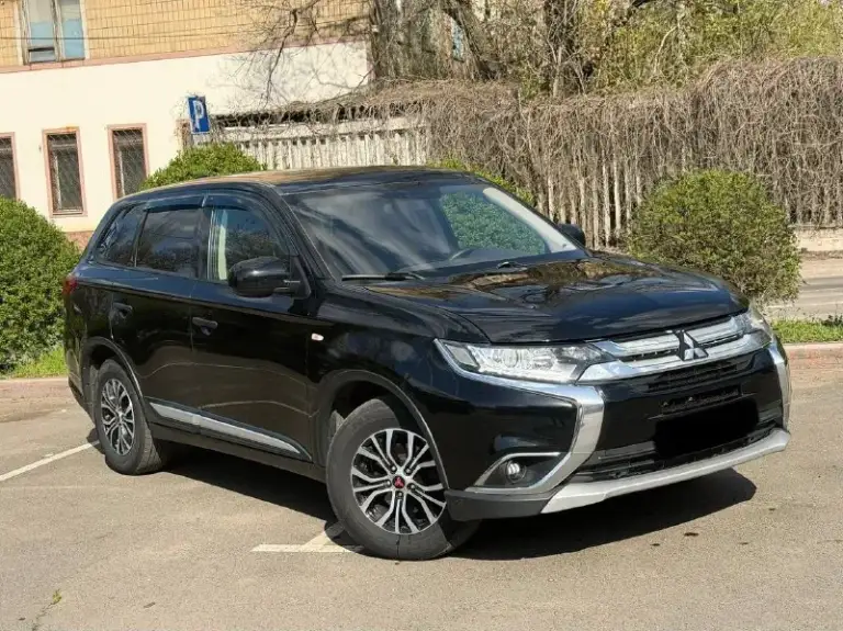 В продаже mitsubishi outlander 2017 года выпуска!
Автомобиль на бензиновом моторе объемом 2.0 литра, работает идеально без каких либо посторонних шумов, акпп в отличном состоянии без каких либо дефектов!
Автомобиль в красивом черном цвете на красивых дисках без внимания не остается, стоит дорогой андроид магнитофо.
Юридически абсолютно чистый автомобиль, возможна продажа в кредит также рассмотрю ваши предложения на обмен.
Осмотр донецк
Цена: 1.480.000₽, торг быстрому покупателю
☎️ +7 (949) 628-72-17
📞 🇷🇺 Звоните: +79496287217 - фотография - 3
