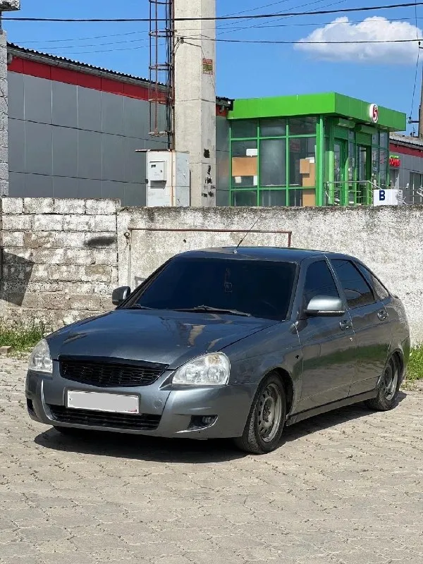 Продам приору 2012 года выпуска с кондиционером.
60Тыс. Назад был проведен кап. Ремонт двигателя ( клапана не гнёт ). Новая коробка и сцепление, без хрустов и вылетов, кулиса не разбита.
Стойки с занижением, для такого клиренса очень даже мягкая. Выхлоп стингер.
Кондиционер халла
Эур
Электрорегулировка и подогрев боковых стекол заднего вида, подогрев заднего стекла.
Подогрев передних сидений
Откидной ключ
Магнитола с блютуз, неплохая штатная музыка.
Документы чистые, без штрафов, запретов, арестов. Переоформление без проблем.
По надобности предоставлю автотеку
278.000 Рублей
Г. Амвросиевка
+79493315633 - фотография - 2