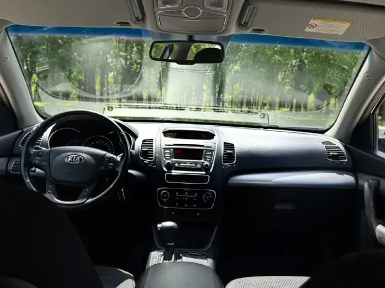 Kia sorento
2014 Год
Двигатель 2.4 бензин
Коробка автомат
Пробег 176тыс. Км родной
Один владелиц за все время эксплуатации

Автомобиль в родном окрасе!

Автомобиль в очень хорошем состоянии!
Родной пробег!
Авто обслужен от и до,
Вложения не требует не какого от слова совсем !

Комплектация
Электропривод зеркал
Полный привод
Помощь при спуске
Круизконтроль
Мультируль
Камера заднего вида
Климат контроль двух зоны
Подогрев сидений
Подогрев зеркал
Подогрев дворников
Антибликовое зеркало
Датчик света
Датчик дождя
Два ключа
Abs
Esp
Airbag
Бортовой компьютер
Четыре стеклоподъемника

С документами все в полном порядке,
Продажа с полным переоформлением в гаи

Г. Донецк
Цена 1.580тыс. ₽
Звоните остальное по тел.
+79496447942
Возможно продажа в кредит
📞 🇷🇺 Звоните: +79496447942 - фотография - 10
