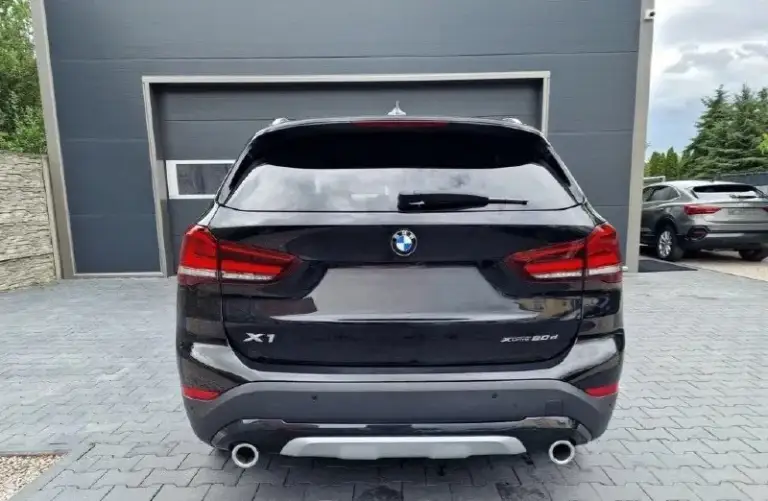 🏎 Bmw x1 xdrive20d m sport 🏎
Срочная цена 1.800.000 рублей
Пиши - @cb666o звони +7 905 793 6486
📌 Характеристики:
➖ Год выпуска: 2020
➖ Пробег: 65 000 км
➖ Двигатель: 2.0 дизель
➖ Коробка: автомат
➖ Привод: полный
Оснащение:
☑️ M пакет
☑️ Кожаный салон
☑️. .. Lass="emoji" style="background-image:url('//telegram. Org/img/emoji/40/e29891.png')">☑️ бесключевое открытие багажника
☑️ Электроскладывание зеркал
☑️ Тонированные стекла
🛡 Что по состоянию?
✔️ Один владелец
✔️ Честный пробег
✔️ Без нареканий по технической части
Bmw x1 в версии m sport — это идеальное сочетание динамики, премиального комфорта и практичности. Мощный дизельный мотор, полный привод xdrive и богатая комплектация делают этот кроссовер отличным выбором как для города, так и для дальних поездок, обеспечивая уверенность и удовольствие за рулем.
📲 Tg: @cb666o
📞 Звоните: +7(905)7936486 - фотография - 5