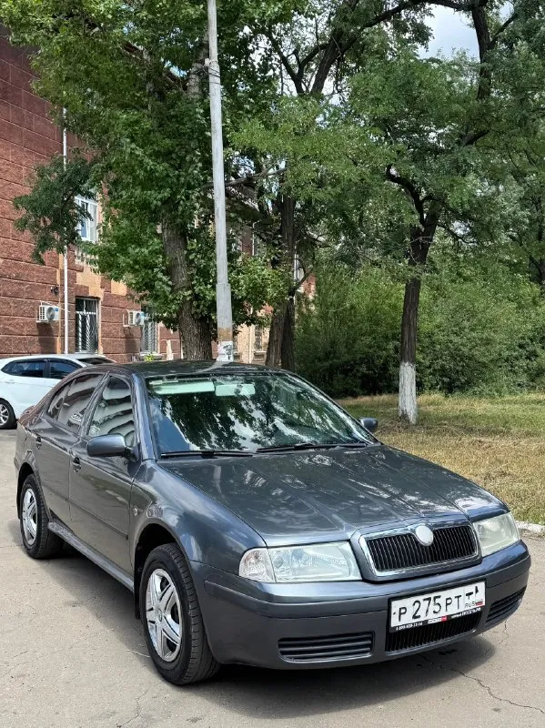 Цена 620.000
Skoda octavia a4 tour. Шкода октавия тур. Кузов лифтбек. 2008г. Механика. 2 владельца за все время. Пробег 205.000км. Двигатель 1.6mpi. Bfq самый простой и надежный. Ошибок нет. Масло не жрет, не дымит, работает хорошо.
Пороги и дно автомобиля в отличном состоянии. По кузову хорошо сохранилась, ржавчины нет, есть эксплуатационные моменты в виде сколов, небольших вмятин, царапин. Полностью родной окрас. Лобовое оригинал. Ручник работает.
Салон в хорошем состоянии. Есть простая музыка. Кондиционер холодит. Все функции автомобиля работают. Установлены led лампы с линзой, свет отличный. Резина свежая.
Все герметики, сварные точки и т. Д. Заводские).
Торг у капота, находится в макеевке
+79493594733
📞 🇷🇺 Звоните: +79493594733 - фотография - 1