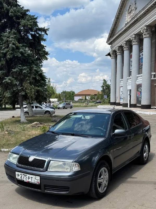 Цена 620.000
Skoda octavia a4 tour. Шкода октавия тур. Кузов лифтбек. 2008г. Механика. 2 владельца за все время. Пробег 205.000км. Двигатель 1.6mpi. Bfq самый простой и надежный. Ошибок нет. Масло не жрет, не дымит, работает хорошо.
Пороги и дно автомобиля в отличном состоянии. По кузову хорошо сохранилась, ржавчины нет, есть эксплуатационные моменты в виде сколов, небольших вмятин, царапин. Полностью родной окрас. Лобовое оригинал. Ручник работает.
Салон в хорошем состоянии. Есть простая музыка. Кондиционер холодит. Все функции автомобиля работают. Установлены led лампы с линзой, свет отличный. Резина свежая.
Все герметики, сварные точки и т. Д. Заводские).
Торг у капота, находится в макеевке
+79493594733
📞 🇷🇺 Звоните: +79493594733 - фотография - 2