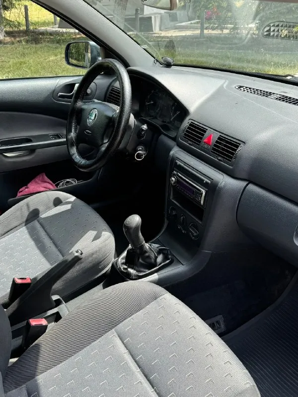 Цена 620.000
Skoda octavia a4 tour. Шкода октавия тур. Кузов лифтбек. 2008г. Механика. 2 владельца за все время. Пробег 205.000км. Двигатель 1.6mpi. Bfq самый простой и надежный. Ошибок нет. Масло не жрет, не дымит, работает хорошо.
Пороги и дно автомобиля в отличном состоянии. По кузову хорошо сохранилась, ржавчины нет, есть эксплуатационные моменты в виде сколов, небольших вмятин, царапин. Полностью родной окрас. Лобовое оригинал. Ручник работает.
Салон в хорошем состоянии. Есть простая музыка. Кондиционер холодит. Все функции автомобиля работают. Установлены led лампы с линзой, свет отличный. Резина свежая.
Все герметики, сварные точки и т. Д. Заводские).
Торг у капота, находится в макеевке
+79493594733
📞 🇷🇺 Звоните: +79493594733 - фотография - 5