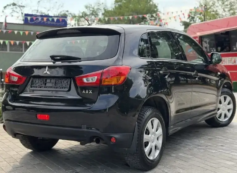 Mitsubishi asx рестайлинг, 2015 года выпуска, объём двигателя 1.6, коробка передач механика (самая надёжная связка в линейке!), пробег 155.000 родной!

Авто без дтп!, в родном окрасе✅, 2 хозяина за всё время эксплуатации, надёжный японский красовер, комфортабельный и вместительный

Автомобиль в идеальном состоянии, без каких либо нюансов, как внешне так и технически!, обслужен на данный момент весь от а до я, за машиной всегда ухаживали и обслуживали своевременно, имеется все сервисные книжки, два комплекта ключей, установлена сигнализация starline.

Комплектация: бортовой компьютер, кондиционер, датчик света и дождя, подогрев сидений, складывание зеркал, эл. Регулировка зеркал, подогрев стёкол, 4 слекподъемника, abs esp, мультимедиа с хорошим звуком, имеется все для комфортного вождения.

По документам любой вид оформления.

Цена 1.020.000
+7949564-4736
+7(949)693-5850 - фотография - 3