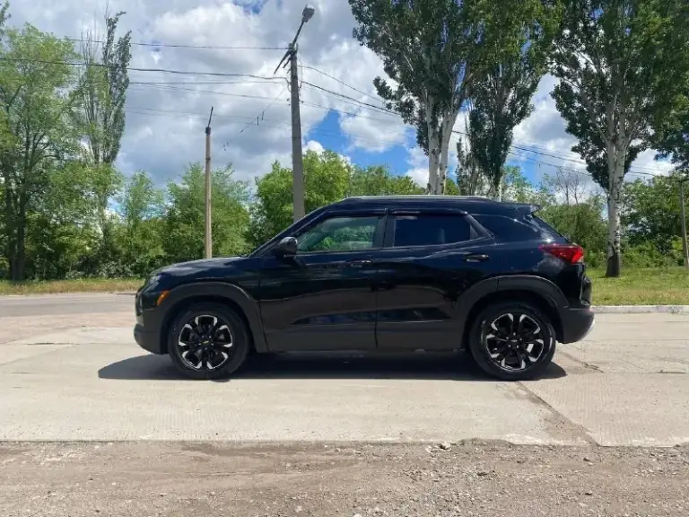 Продам chevrolet trailblazer 2020 год мотор 1.3t коробка автомат, пробег 97 тысяч км, цена 1.850₽ автомобиль в полной комплектации,2 ключа и сервисная книжка
Безключевой доступ
Датчик дождя, света
Подогрев сидений, руля
Парктроники, камеры
Климат контроль 2-х зонный, панорамная крыша
Монитор aux/bt/usb/
Музыка хорошая.
Без дтп, гаражное хранение, авто в хорошем обслуженном состоянии всё имеется для комфотрной езды, покупкой будете довольны!! Двигатель коробка и ходовая часть без нареканий и без посторонних шумов, салон чистый и ухоженный, хорошая новая резина
Документы в порядке без каких либо ограничений, переоформление в мрэо приветствуется (могу присутствовать )все остальные вопросы по телефону +79494936731 или пишите, торг - фотография - 4