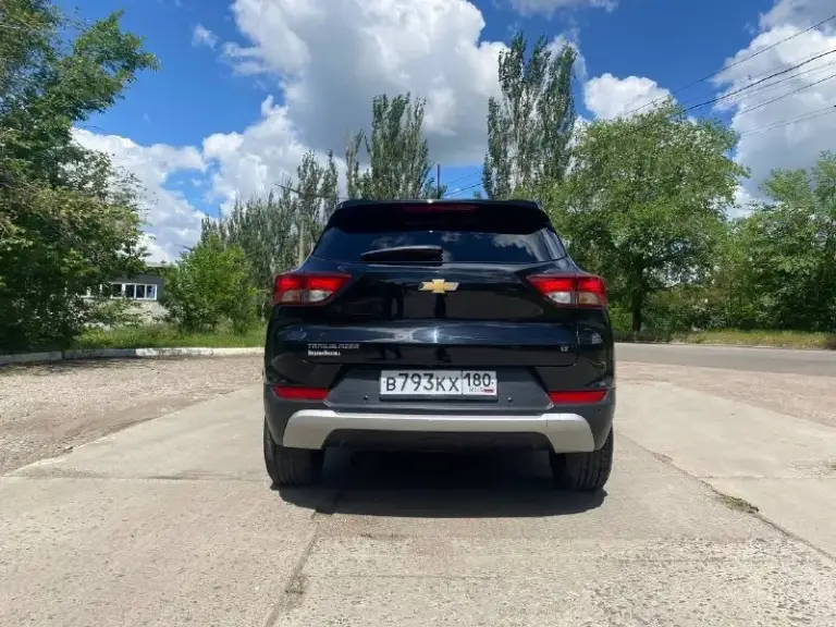 Продам chevrolet trailblazer 2020 год мотор 1.3t коробка автомат, пробег 97 тысяч км, цена 1.850₽ автомобиль в полной комплектации,2 ключа и сервисная книжка
Безключевой доступ
Датчик дождя, света
Подогрев сидений, руля
Парктроники, камеры
Климат контроль 2-х зонный, панорамная крыша
Монитор aux/bt/usb/
Музыка хорошая.
Без дтп, гаражное хранение, авто в хорошем обслуженном состоянии всё имеется для комфотрной езды, покупкой будете довольны!! Двигатель коробка и ходовая часть без нареканий и без посторонних шумов, салон чистый и ухоженный, хорошая новая резина
Документы в порядке без каких либо ограничений, переоформление в мрэо приветствуется (могу присутствовать )все остальные вопросы по телефону +79494936731 или пишите, торг - фотография - 5