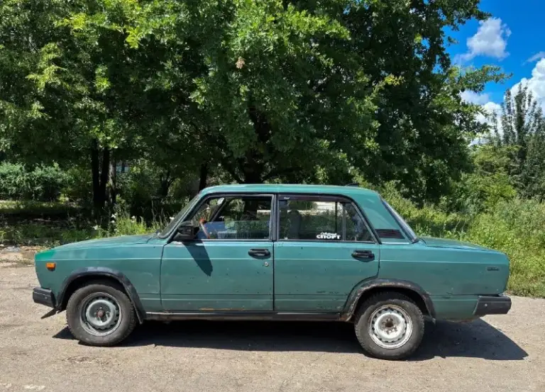 Продается ваз 2107 2004-го года выпуска. Автомобиль на ходу, двигатель работает как на бензине, так и на газу ( газ нужно довести до ума, нужен небольшой ремонт газовой трубы ), газ зарегистрирован в птс.
Машина подойдет как для ежедневных поездок, так и в качестве первого автомобиля или для хозяйственных нужд. Салон в хорошем состоянии для своего возраста, есть музыка.
Документы в порядке, автомобиль готов к переоформлению.
Цена - 70000₽
По всем вопросам звоните или пишите, отвечу на интересующие вопросы. Осмотр по предварительной договоренности.
Автомобиль находится в макеевке.
Номера для связи:
+7(949)3715602
+7(949)3715604

📞 Звоните: +7(949)3715602 - фотография - 3