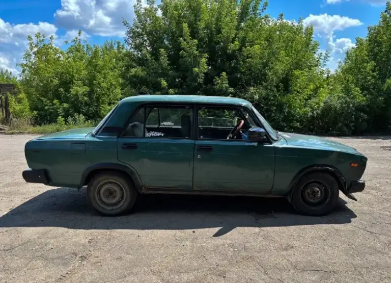 Продается ваз 2107 2004-го года выпуска. Автомобиль на ходу, двигатель работает как на бензине, так и на газу ( газ нужно довести до ума, нужен небольшой ремонт газовой трубы ), газ зарегистрирован в птс.
Машина подойдет как для ежедневных поездок, так и в качестве первого автомобиля или для хозяйственных нужд. Салон в хорошем состоянии для своего возраста, есть музыка.
Документы в порядке, автомобиль готов к переоформлению.
Цена - 70000₽
По всем вопросам звоните или пишите, отвечу на интересующие вопросы. Осмотр по предварительной договоренности.
Автомобиль находится в макеевке.
Номера для связи:
+7(949)3715602
+7(949)3715604

📞 Звоните: +7(949)3715602 - фотография - 4