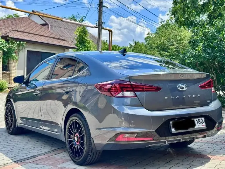 Продам hyundai elantra 2020 г 2.0 ат ( 150 л. С) пробег 109 000 км автомобиль официальный покупали в автосалоне. Автомобиль полностью весь обслуживан кузов в отличном состоянии с салон в идеальном состоянии. Самая максимальная комплектация. Дополнительно устанавливал адаптация света led фары 70 000 руб. + полностью всё обе шумка кузова 100 000 руб. Новая летняя резина с титановыми дисками 100 000 руб влажу делал все для себя масла фильтра все вовремя меняю семейная хозяйская машина цена 1 750 000 руб. Телефон +7 949 508 96 15 вячеслав донецк
📞 🇷🇺 Звоните: +79495089615 - фотография - 6