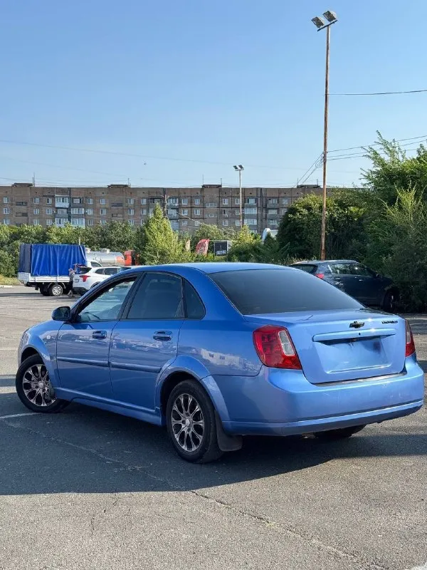 Продам chevrolet lacetti
Машина в отличном состоянии
Год выпуска-2007
Коробка передач -5-ти ступенчатая механика
Двигатель- 1.6❗️
Пробег -240.000 тысяч км (оригинал)
Кузов в хорошем состоянии
Ржавчины и вздутий нет !!
Кондиционер работает отлично ❗️
Сделано большое то 25.04.2026❗️❗️❗️
На 110.000 тысяч руб
Заменены все жидкости-гур, антифриз, масло двигателя, масло коробки, тормозная жидкость
Замены передние и задние тормозные диски с колодками
Поменян ремень грм❗️
Заменено сцепление ❗️
Перебрана рейка ❗️
И еще много чего❗️
Второй комплект зимней резины на штампах в подарок 🎁
Цена- 570.000 руб ( торг)

Более подобную информацию звоните по телефону :
+79495219479 - фотография - 1