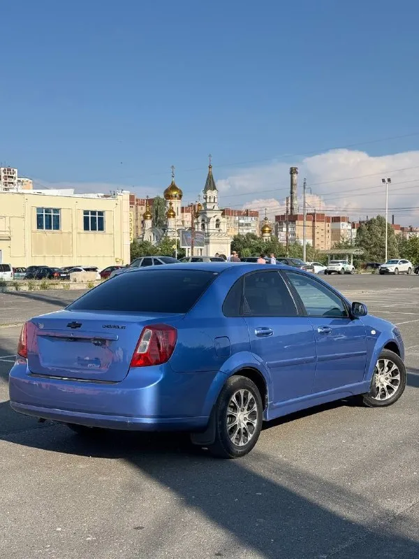 Продам chevrolet lacetti
Машина в отличном состоянии
Год выпуска-2007
Коробка передач -5-ти ступенчатая механика
Двигатель- 1.6❗️
Пробег -240.000 тысяч км (оригинал)
Кузов в хорошем состоянии
Ржавчины и вздутий нет !!
Кондиционер работает отлично ❗️
Сделано большое то 25.04.2026❗️❗️❗️
На 110.000 тысяч руб
Заменены все жидкости-гур, антифриз, масло двигателя, масло коробки, тормозная жидкость
Замены передние и задние тормозные диски с колодками
Поменян ремень грм❗️
Заменено сцепление ❗️
Перебрана рейка ❗️
И еще много чего❗️
Второй комплект зимней резины на штампах в подарок 🎁
Цена- 570.000 руб ( торг)

Более подобную информацию звоните по телефону :
+79495219479 - фотография - 3