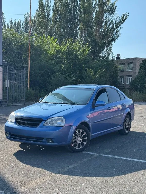 Продам chevrolet lacetti
Машина в отличном состоянии
Год выпуска-2007
Коробка передач -5-ти ступенчатая механика
Двигатель- 1.6❗️
Пробег -240.000 тысяч км (оригинал)
Кузов в хорошем состоянии
Ржавчины и вздутий нет !!
Кондиционер работает отлично ❗️
Сделано большое то 25.04.2026❗️❗️❗️
На 110.000 тысяч руб
Заменены все жидкости-гур, антифриз, масло двигателя, масло коробки, тормозная жидкость
Замены передние и задние тормозные диски с колодками
Поменян ремень грм❗️
Заменено сцепление ❗️
Перебрана рейка ❗️
И еще много чего❗️
Второй комплект зимней резины на штампах в подарок 🎁
Цена- 570.000 руб ( торг)

Более подобную информацию звоните по телефону :
+79495219479 - фотография - 4