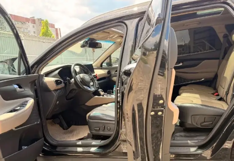 Срочно очень срочно
Продам hyundai santa fe 2020 года выпуска автомобиль в идеальном состоянии
Один хозяин с пробегом 97000 родного!!!
Двигатель 2.0 turbo бензин / газ евро 5 эконом превышает 9–11 бензин газа 11-13 л на 100 км.
Акпп-автомат 6 ступ полно привод 4wd комплектация: htras sport-режим бесключевой доступ, кнопка start/stop,
Двух зонный климат контроль,
4 Стеклоподъемника 4 подогрев сидений, система предупреждения о сходе с полосы, система удерживания автомобиля в полосе движения, адаптивный круиз-контроль, парктроники 360,датчик дождя, датчик света, подогрев лобового и заднего стекла, электроскладывание зеркал, мульти руль, линзованная оптика led приборка понорамная крыша очень удобно голосовое управление, камера заднего вида, аудиосистема премиум
Infinite 8 колонок сабвуфер приятный звук
Авто без вложений готов на любые
Проверки за ваш счет за авто не стыдно.
Таких авто единицы самая максимальная full.
Г донецк цена 2м800
Тыс рублей
Обмен цена другая
Тел +7(949) 396 98 55 ( max+telegram ) - фотография - 10