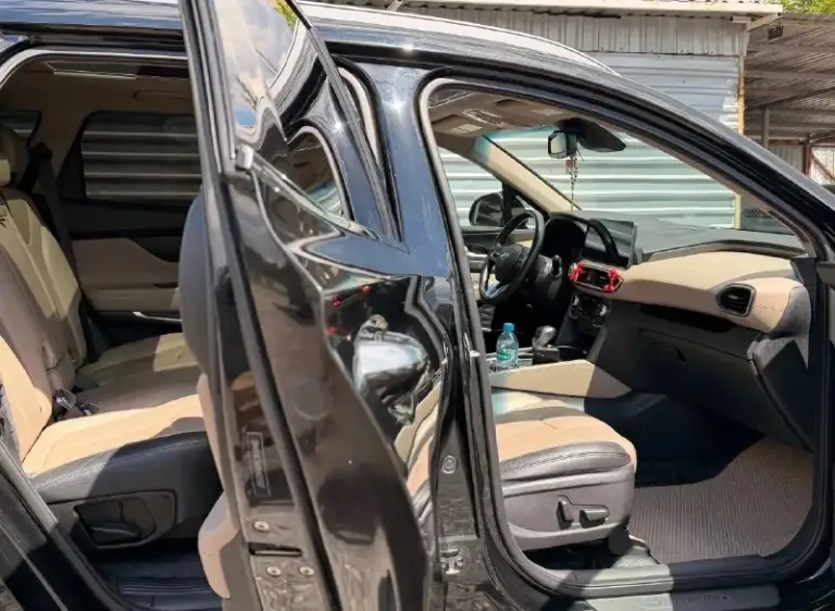 Срочно очень срочно
Продам hyundai santa fe 2020 года выпуска автомобиль в идеальном состоянии
Один хозяин с пробегом 97000 родного!!!
Двигатель 2.0 turbo бензин / газ евро 5 эконом превышает 9–11 бензин газа 11-13 л на 100 км.
Акпп-автомат 6 ступ полно привод 4wd комплектация: htras sport-режим бесключевой доступ, кнопка start/stop,
Двух зонный климат контроль,
4 Стеклоподъемника 4 подогрев сидений, система предупреждения о сходе с полосы, система удерживания автомобиля в полосе движения, адаптивный круиз-контроль, парктроники 360,датчик дождя, датчик света, подогрев лобового и заднего стекла, электроскладывание зеркал, мульти руль, линзованная оптика led приборка понорамная крыша очень удобно голосовое управление, камера заднего вида, аудиосистема премиум
Infinite 8 колонок сабвуфер приятный звук
Авто без вложений готов на любые
Проверки за ваш счет за авто не стыдно.
Таких авто единицы самая максимальная full.
Г донецк цена 2м800
Тыс рублей
Обмен цена другая
Тел +7(949) 396 98 55 ( max+telegram ) - фотография - 9