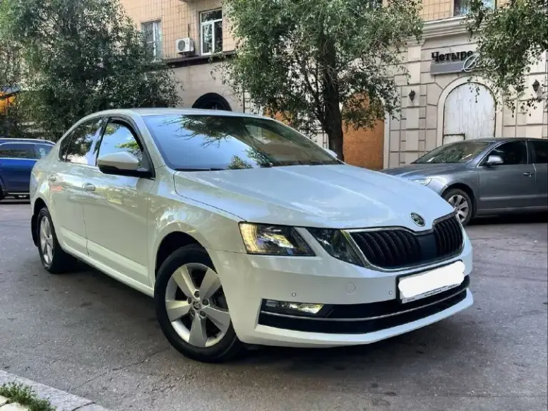 Срочно продаю skоda octavia а7 (ноябрь 2018). Двигатель 1.4 турбо, автомат. Состояние отличное, не бит, не крашен. Птс оригинальный, 2 владельца. Комплектация носkey еditiоn: зимний пакет (подогрев сидений, руля, стекол), датчики света/дождя, автозатемнение зеркала, круиз-контроль, android auto/carplay, 8 динамиков, парктроники, 220в и usb сзади, мультируль. Сигнализация пандора с автозапуском. Новая летняя резина на заводских дисках. Шумоизоляция дверей. Замена масла каждые 7 тыс. Км, расход масла отсутствует. Без вложений. Цена 1.250
Донецк +79495369870. - фотография - 1