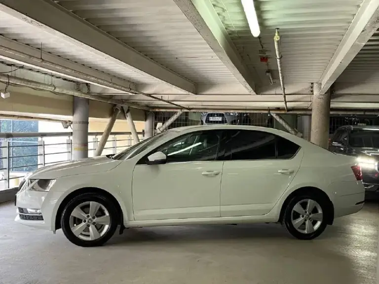 Срочно продаю skоda octavia а7 (ноябрь 2018). Двигатель 1.4 турбо, автомат. Состояние отличное, не бит, не крашен. Птс оригинальный, 2 владельца. Комплектация носkey еditiоn: зимний пакет (подогрев сидений, руля, стекол), датчики света/дождя, автозатемнение зеркала, круиз-контроль, android auto/carplay, 8 динамиков, парктроники, 220в и usb сзади, мультируль. Сигнализация пандора с автозапуском. Новая летняя резина на заводских дисках. Шумоизоляция дверей. Замена масла каждые 7 тыс. Км, расход масла отсутствует. Без вложений. Цена 1.250
Донецк +79495369870. - фотография - 5