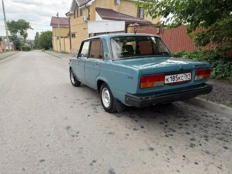 Ваз 2107 2004 года выпуска
Три хозяина вложений не требует
Вся в родном окрасе
Пробег 90 тыс
Цена 200 тысяч рублей
Срочно возможен хороший торг при осмотре.
Тел: 89187795790 - фотография - 3