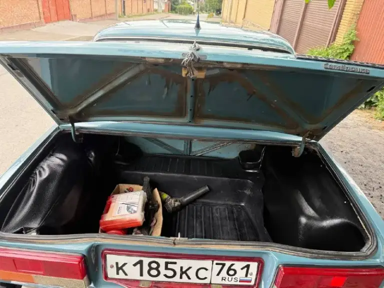 Ваз 2107 2004 года выпуска
Три хозяина вложений не требует
Вся в родном окрасе
Пробег 90 тыс
Цена 200 тысяч рублей
Срочно возможен хороший торг при осмотре.
Тел: 89187795790 - фотография - 8