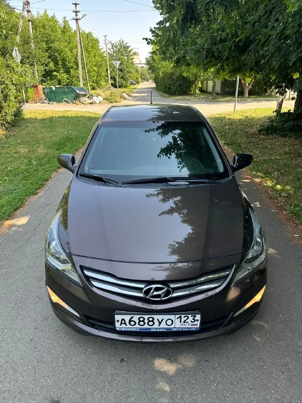 Hyundai solaris, рестайлинг 2015г, 1.6л, 122л. С, автомат.
🎁 910 000 Руб, торг небольшой.

Действительно живой, приятный и в максимальной комплектации!
Кузов преимущественно в родном окрасе, без гнили и ржавчины.
Пробег не одометре 148т. Км.

Двигатель на 5+ работает тихо, задиров нет.
Автомат на 5+ переключает отлично.
По ходовой обслужен.
Все функции работают.
Крайние 7 лет обслуживался в анапе у официального дилер.
Вложений не требует, авто в достойном состоянии!

+ Технически идеальна
+ Максимальная комплектация
+ Подогрев руля, лобового, сидений.
+ Климат контроль, заправлен, охлаждает хорошо 🥶
+ 4 Стеклоподъемника
+ Сервисная книга, заказ-наряды, 2 комплекта ключей.

Автомобиль очень шустрый, при этом экономичный и надежный.
Донецк
+79495947632
Звоните, автомобиль вам понравится
📞 🇷🇺 Звоните: +79495947632 - фотография - 2