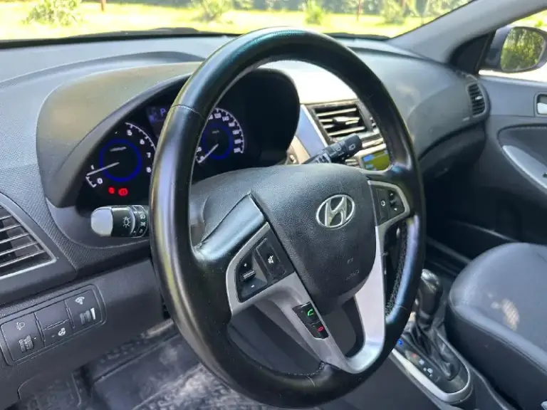 Hyundai solaris, рестайлинг 2015г, 1.6л, 122л. С, автомат.
🎁 910 000 Руб, торг небольшой.

Действительно живой, приятный и в максимальной комплектации!
Кузов преимущественно в родном окрасе, без гнили и ржавчины.
Пробег не одометре 148т. Км.

Двигатель на 5+ работает тихо, задиров нет.
Автомат на 5+ переключает отлично.
По ходовой обслужен.
Все функции работают.
Крайние 7 лет обслуживался в анапе у официального дилер.
Вложений не требует, авто в достойном состоянии!

+ Технически идеальна
+ Максимальная комплектация
+ Подогрев руля, лобового, сидений.
+ Климат контроль, заправлен, охлаждает хорошо 🥶
+ 4 Стеклоподъемника
+ Сервисная книга, заказ-наряды, 2 комплекта ключей.

Автомобиль очень шустрый, при этом экономичный и надежный.
Донецк
+79495947632
Звоните, автомобиль вам понравится
📞 🇷🇺 Звоните: +79495947632 - фотография - 7