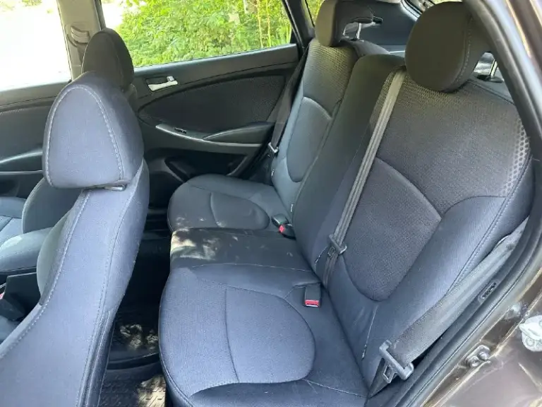 Hyundai solaris, рестайлинг 2015г, 1.6л, 122л. С, автомат.
🎁 910 000 Руб, торг небольшой.

Действительно живой, приятный и в максимальной комплектации!
Кузов преимущественно в родном окрасе, без гнили и ржавчины.
Пробег не одометре 148т. Км.

Двигатель на 5+ работает тихо, задиров нет.
Автомат на 5+ переключает отлично.
По ходовой обслужен.
Все функции работают.
Крайние 7 лет обслуживался в анапе у официального дилер.
Вложений не требует, авто в достойном состоянии!

+ Технически идеальна
+ Максимальная комплектация
+ Подогрев руля, лобового, сидений.
+ Климат контроль, заправлен, охлаждает хорошо 🥶
+ 4 Стеклоподъемника
+ Сервисная книга, заказ-наряды, 2 комплекта ключей.

Автомобиль очень шустрый, при этом экономичный и надежный.
Донецк
+79495947632
Звоните, автомобиль вам понравится
📞 🇷🇺 Звоните: +79495947632 - фотография - 9