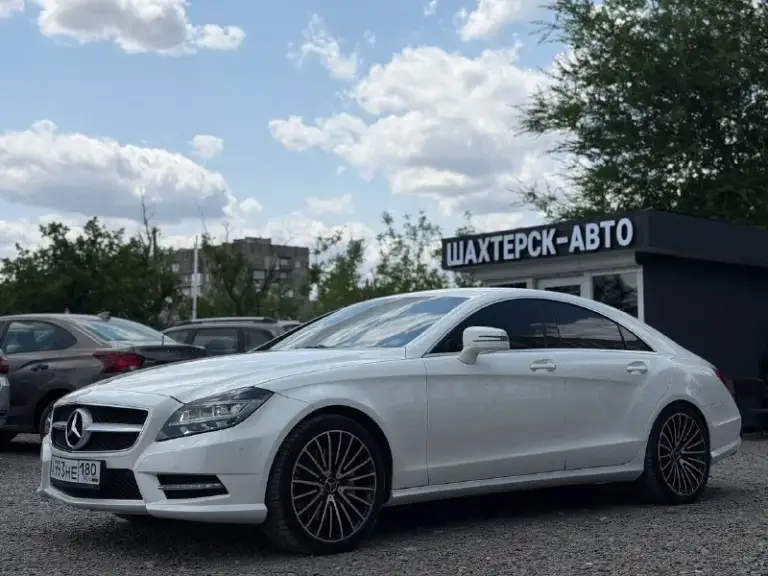 Mercedes-benz cls 350 d
Год 2014
Объём 3.0 tdi дизель
Родной пробег 210.000 (подтвержденный)
Коробка at 7g троник
Полный привод
3 Собственника
2 Комплекта колес. Новая зимняя резина на дисках. Летняя резина новая разноширокая r19. 2 комплекта дисков.
Личный автомобиль. Обслужена полностью от а до я!!! Обслужена коробка. Заменены фрикционы в коробке с заменой фрикционных пакетов фрикционных коробки и соленоиды. По мотору все болячки устранены, полностью обслужен. Тормозная система в круг новая. Поменяно масло абсолютно везде. Мотор, коробка, приводы, фильтры, а также топливный фильтр. Масло менял каждые 5т км. Зоны риска в броне пленке, полностью отполированный, покрыт двумя слоями качественной керамики.
Коробка 7g троник и 3.0 дизель самая надежная связка,
3.0-Литровый дизельным двигателем мощностью 265 л. С. И полным приводом, комплектация; бесключевой доступ передних дверей, полный электростеклопакет, электро зеркала/подогрев складывание зеркал, электро привода передних сидений, 3х уровневая память сидений, подкачка спины, шикарные удобные сиденья, кожа в идеальном состоянии, черный потолок, премиальная акустика harman/kardon, датчик дождя, датчик света, полный мульти руль, круиз контроль, голосовое управление, подрулевые лепестки, руль родной в идеальном состоянии, 3 режима езды, авто дальний, шикарная адаптивная оптика, большой экран, с подключением bluetooth, офлайн н. .. Подогрев сидений, подогрев заднего стекла и боковых зеркал, двух зонный климат контроль, камера заднего вида, парктроники 360, в круг за тонирована пленкой llumar два комплекта
Ковриков amg
🎁Полный бак дизеля в🎁
✅ Цена 2.800.000 ✅
✅Возможна продажа в кредит✅
✅ Номер +79495238191 🤳🏻 - фотография - 4