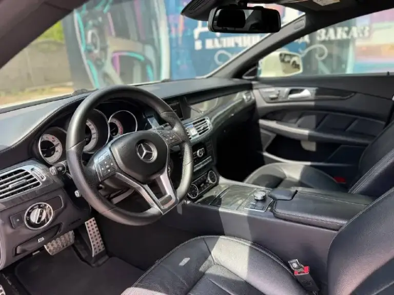 Mercedes-benz cls 350 d
Год 2014
Объём 3.0 tdi дизель
Родной пробег 210.000 (подтвержденный)
Коробка at 7g троник
Полный привод
3 Собственника
2 Комплекта колес. Новая зимняя резина на дисках. Летняя резина новая разноширокая r19. 2 комплекта дисков.
Личный автомобиль. Обслужена полностью от а до я!!! Обслужена коробка. Заменены фрикционы в коробке с заменой фрикционных пакетов фрикционных коробки и соленоиды. По мотору все болячки устранены, полностью обслужен. Тормозная система в круг новая. Поменяно масло абсолютно везде. Мотор, коробка, приводы, фильтры, а также топливный фильтр. Масло менял каждые 5т км. Зоны риска в броне пленке, полностью отполированный, покрыт двумя слоями качественной керамики.
Коробка 7g троник и 3.0 дизель самая надежная связка,
3.0-Литровый дизельным двигателем мощностью 265 л. С. И полным приводом, комплектация; бесключевой доступ передних дверей, полный электростеклопакет, электро зеркала/подогрев складывание зеркал, электро привода передних сидений, 3х уровневая память сидений, подкачка спины, шикарные удобные сиденья, кожа в идеальном состоянии, черный потолок, премиальная акустика harman/kardon, датчик дождя, датчик света, полный мульти руль, круиз контроль, голосовое управление, подрулевые лепестки, руль родной в идеальном состоянии, 3 режима езды, авто дальний, шикарная адаптивная оптика, большой экран, с подключением bluetooth, офлайн н. .. Подогрев сидений, подогрев заднего стекла и боковых зеркал, двух зонный климат контроль, камера заднего вида, парктроники 360, в круг за тонирована пленкой llumar два комплекта
Ковриков amg
🎁Полный бак дизеля в🎁
✅ Цена 2.800.000 ✅
✅Возможна продажа в кредит✅
✅ Номер +79495238191 🤳🏻 - фотография - 7